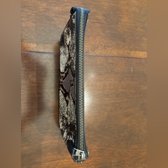 Coach SNAKE EMBOSSED LEATHER clutch/wristlet purse - Picture 7 of 14